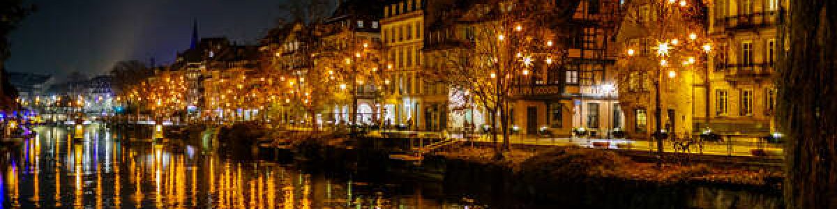 Strasbourg - Quai des Bateliers illuminés © Vincent Muller - OTSR