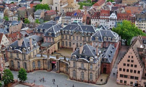 palais-rohan-strasbourg-b1c4cc70-05ed-40b3-b6fc-47781857d84-resize-750
