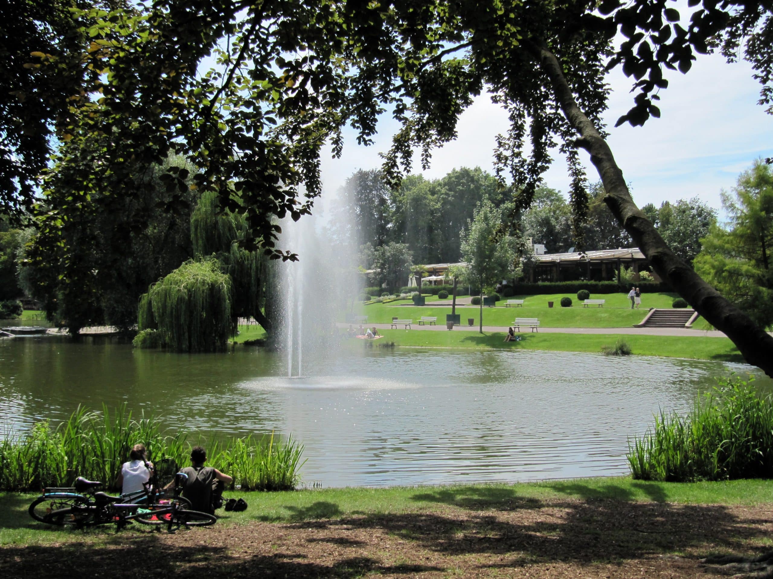 Jet_d’eau_et_lac_du_parc_de_l’Orangerie_à_Strasbourg dans L’EAU, AU CŒUR DE L’ENGAGEMENT RSE DU CIARUS