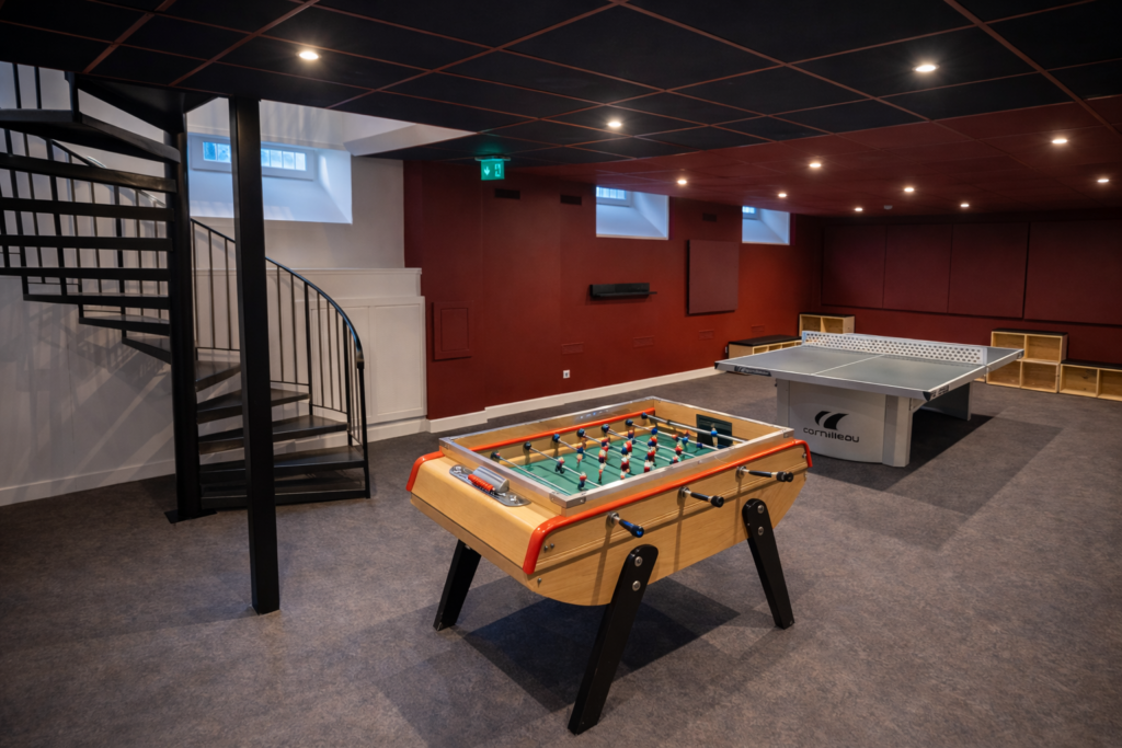 salle de jeux avec Ping pong - baby foot